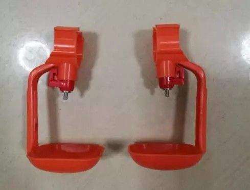Sistema del bebedor del pezón del pollo de las granjas función de 360 ​​grados con la taza